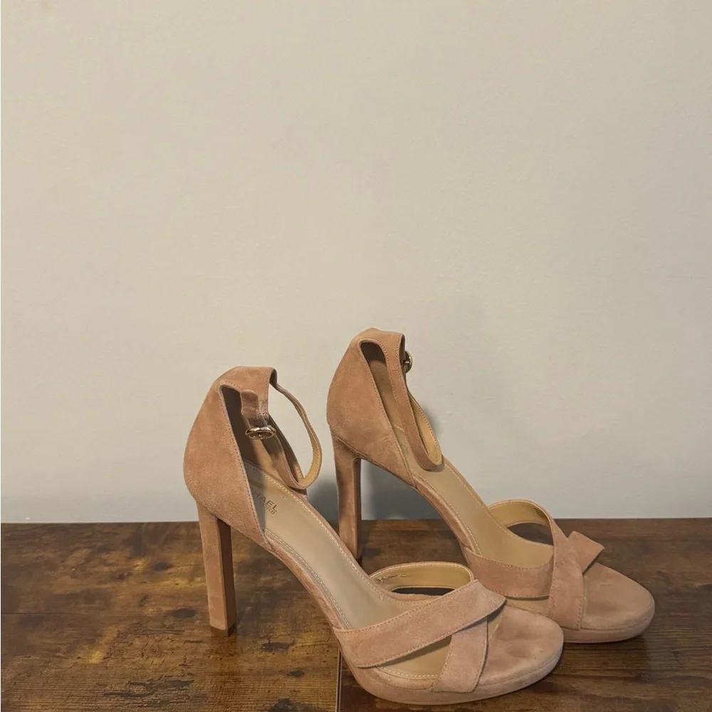 ❤️‍🔥❤️‍🔥 Michael Kors Tan High Heel Sandals
